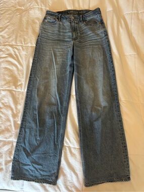 American Eagle High Rise Baggy Jeans